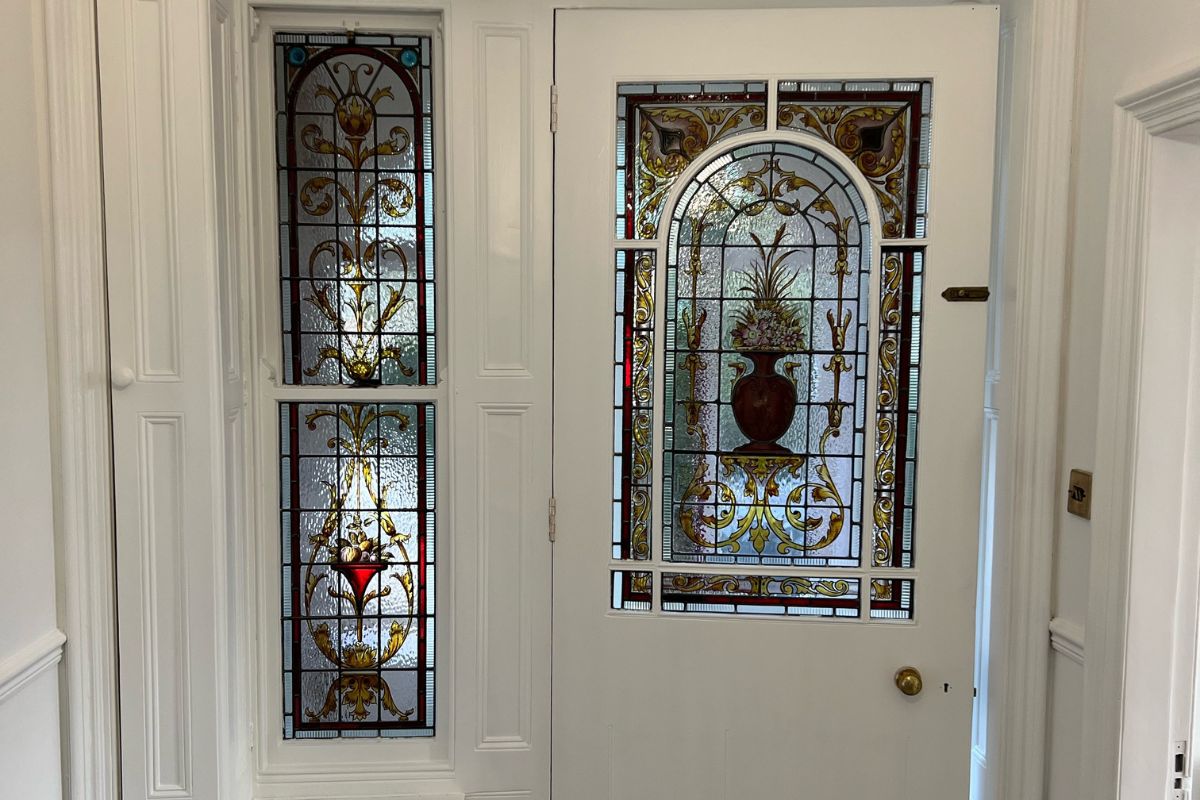 door spray painting