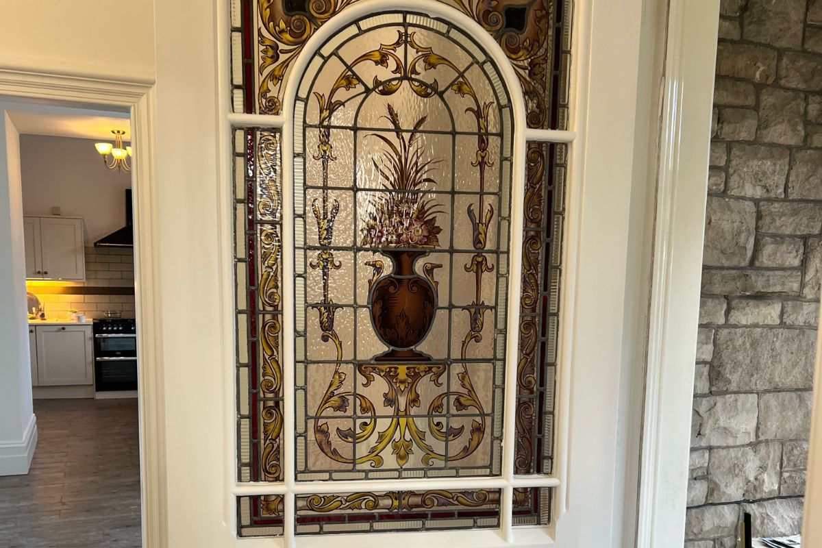 spray painting door