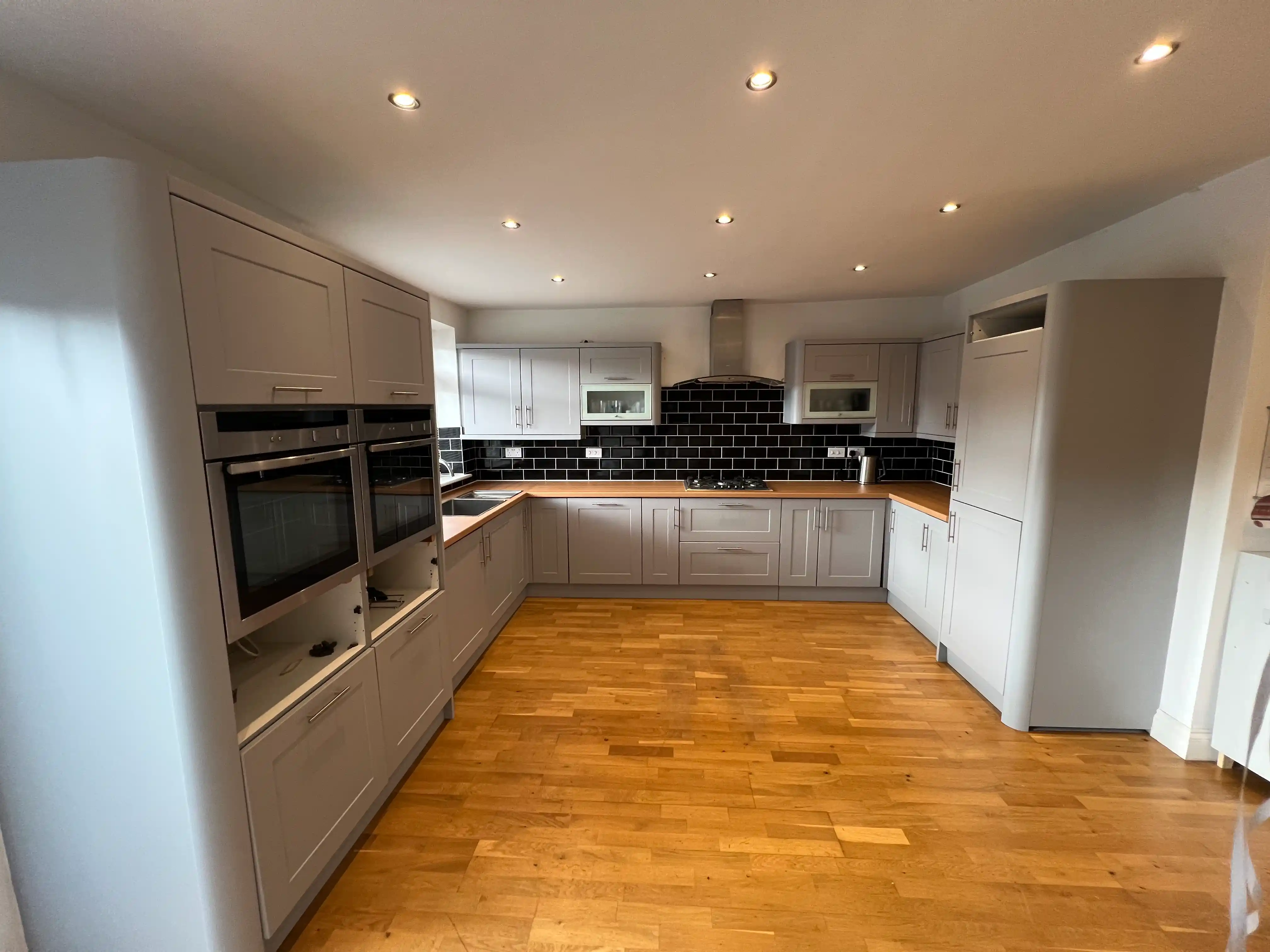 kitchen-cabinet-painting-service-hampshire