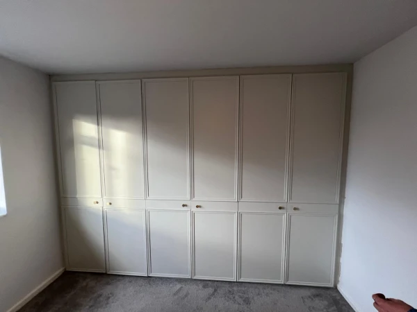 Wardrobe Spraying In Hampshire